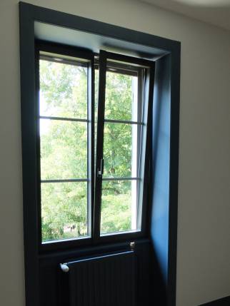 Maison familiale rénovée à Ecully : remplacement des menuiseries extérieures par des menuiseries en aluminium double vitrage