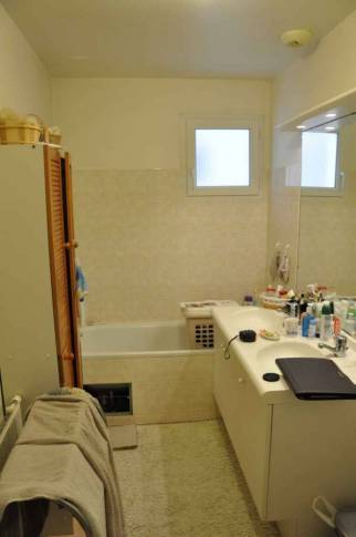 Ancienne salle de bains avant travaux de rénovation - Moissy-Cramayel 77550