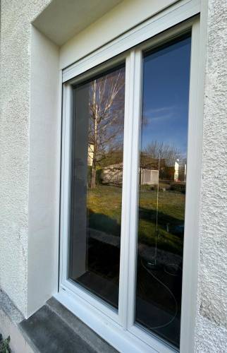 Transformation d’une fenêtre en porte-fenêtre avec volet roulant près de Troyes 3