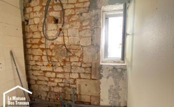  Salle de bain PENDANT les travaux côté meuble vasque