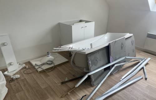 Dépose et curage de la salle de bain existante 