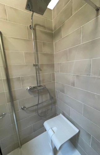 Rénovation d'une salle de bain à Saint-Étienne avec Ma PrimeAdapt' (42100)