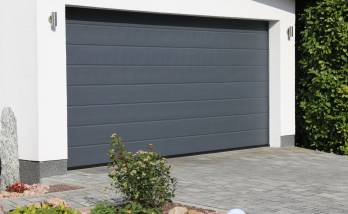 Garage indépendant avec porte sectionnelle et allée pavés autobloquants - Cergy-Pontoise - 95000 - 
