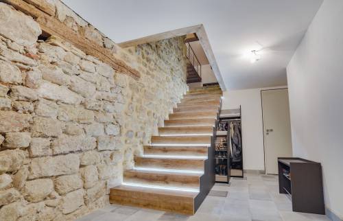 Travaux de maçonnerie et gros oeuvre, maison située dans les monts du lyonnais, ouest de Lyon