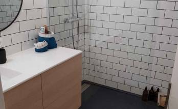 Remplacement de la baingoire par une douche à l'Italienne.