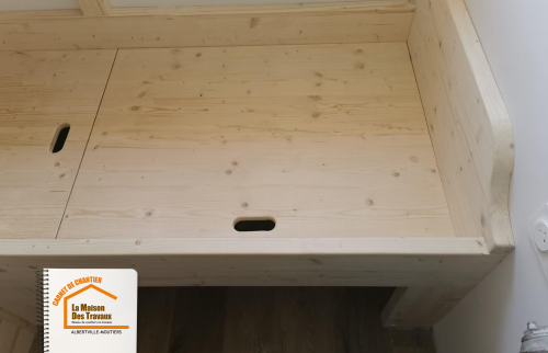 Meubles sur-mesure Crest-Voland, Bois local Savoie, Conception lit avec rangement, Expertise artisan Albertville, Optimisation espace appartement montagnard, 