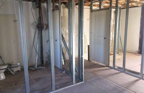 Raillage avant travaux de plâtrerie pour rénover une maison - Nantes 44