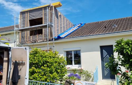 Création d'une lucarne à Couëron pour agrandir une chambre - travaux en cours