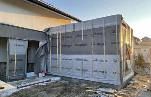 chantier en cours : pose de l'isolant 