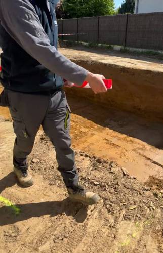Préparation du terrain pour la pose de la piscine coque à Plérin