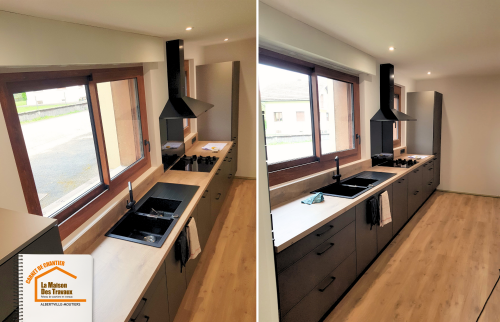 La Maison des Travaux Moûtiers, ouverture pièce cuisine, parquet cuisine moderne, faux plafond SPOTS, entreprise rénovation intérieure Grignon