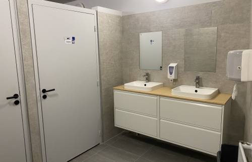 nouvel espace douches et WC 