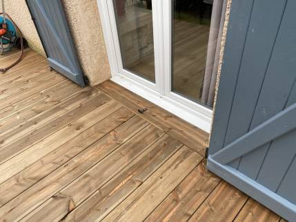 Raccords impeccables de terrasse en bois et de seuil - Montauban 82000