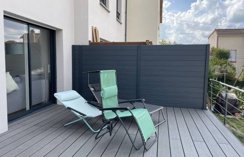 Réalisation d’une terrasse en composite sur une butte de terre à Antony (92)