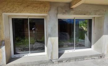 Baies vitrées installées - maçon 73, menuisier 73, façadier 73, plombier 73, électricien 73, carreleur 73, plaquiste 73, charpentier 73, couvreur 73, paysagiste 73