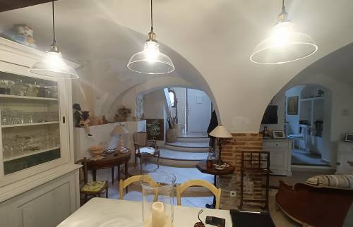 revêtement de murs et de sol dans un salon