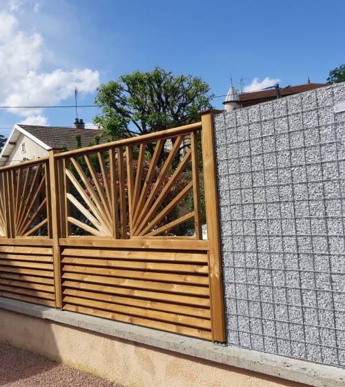 Installation clôture en panneaux de bois et gabion - Bourg-en-Bresse 01
