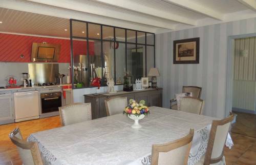 Rénovation maison à Jonzac : séjour avec vérrière