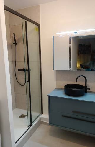 salle de bains rénovée à Montrouge