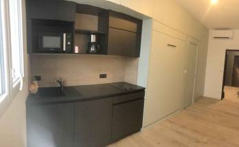 Bureau mixte avec chambre et kitchenette