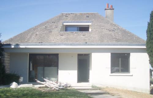 La façade avant, après travaux d'isolation HERBAULT (41)