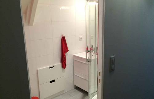 Optimisation de l'espace dans une salle de bain à Caen