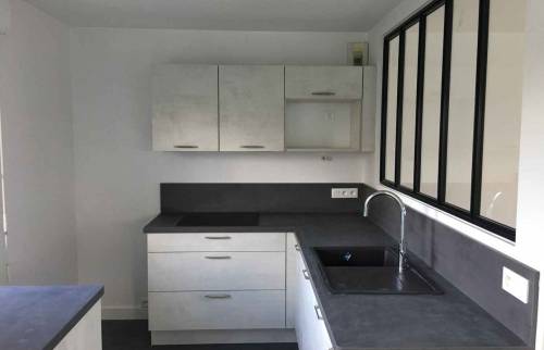 rénovation de cuisine avec pose d'une verrière d'atelier - La-Plaine-sur-Mer (44770)