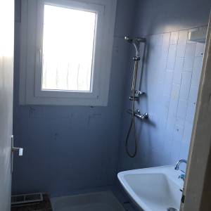 Agrandissement, rénovation et décoration d'une petite salle d'eau - CELINE JOUVANCEAU - La Maison Des Architectes