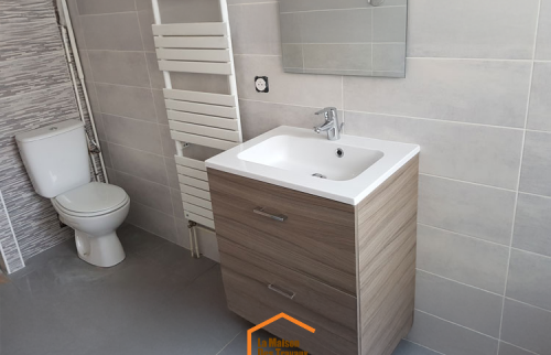  salle de bain moderne et fonctionnel 74