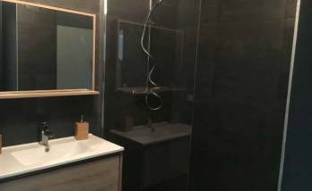 Salle de bain contemporaire 1 la-Maison-des-Travaux-Rouen