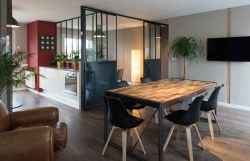 Transformation d'une habitation en Agence immobilère.