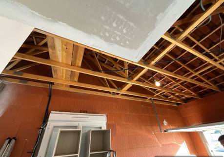 Travaux d'isolation de plafond de garage en cours - Montauban 82000