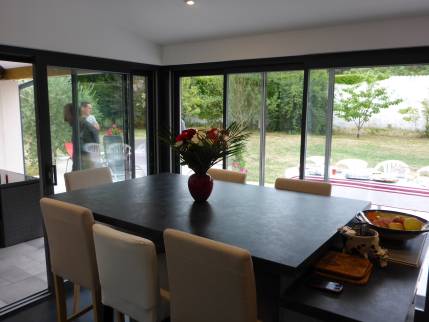  Espace salle à manger dans la nouvelle véranda - Villebrumier 82