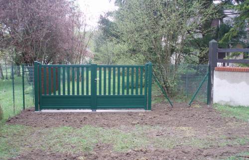 Portail + clôture finis d'être posés à CHAMBON SUR CISSE (41)