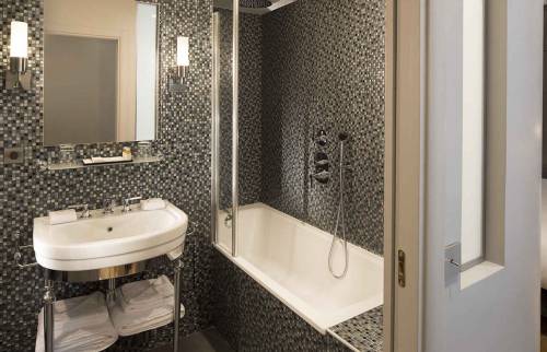  Une salle de bain comme à l'hôtel à boulgoen billancourt