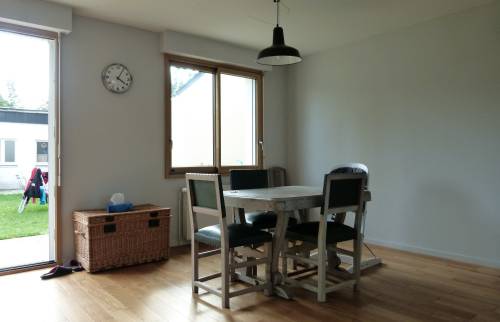 salle à manger rénovée parquet brut