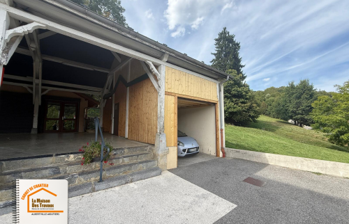  La Maison des Travaux Albertville, aménagement bâtiment communal, travaux menuiserie Savoie, grenier platelage bois, artisans locaux fiables