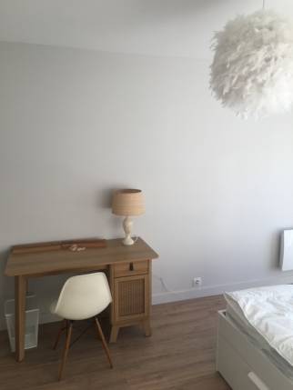 Chambre avec murs et plafonds rénovés - Nantes 44