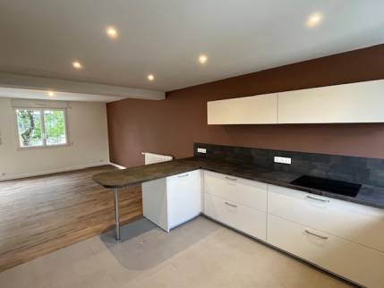 Aménagement de cuisine moderne avec mobilier contemporain - Nantes 44