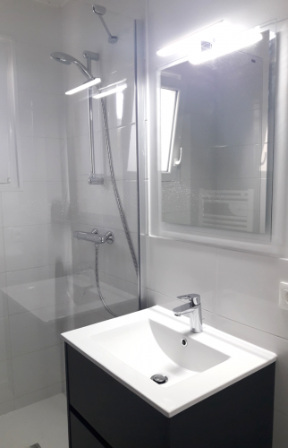 Salle de bain entièrement rénovée