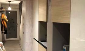 Placard sur mesure entre entrée et séjour à Alktirch