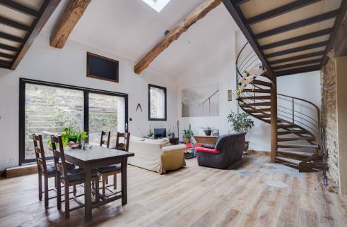 Réhabilitation d'une maison de village dans le Val de Saône, Lyon Ouest - Travaux d'isolation thermique, electricité, plomberie, chauffage