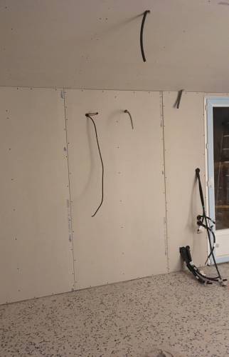 Installation électrique et isolation en cours