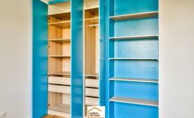 Placard sur mesure avec caissons standards