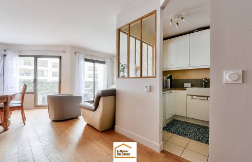 Verrière d'atelier en bois et luminosité