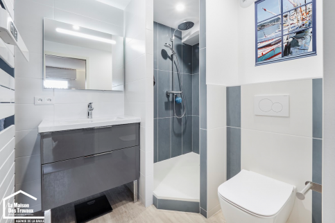 Salle de bain privative créée