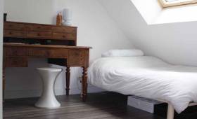 Une des chambres créées dans les combles