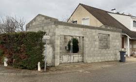 Marcy l'Etoile (69280) : vue pendant les travaux, ensemble des murs et du pignon en parpaings