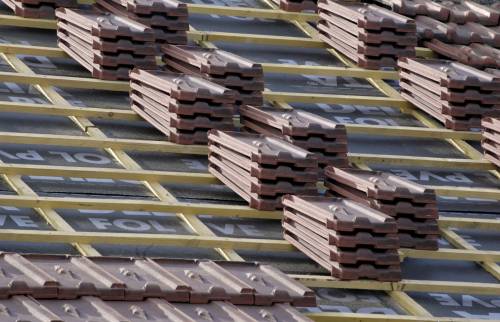Travaux de couverture en bac acier pour un entrepôt à Paris