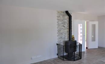 Installation de poêle à bois lors d'une rénovation de salon séjour - Brie-Comte-Robert 77170
